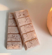 Load image into Gallery viewer, Nan's Apple Pie Wax Melts