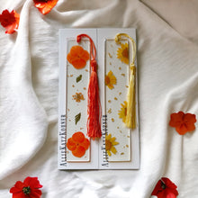 Load image into Gallery viewer, Floral Resin Bookmarks ~ Autumn
