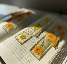 Load image into Gallery viewer, Floral Resin Bookmarks ~ Autumn
